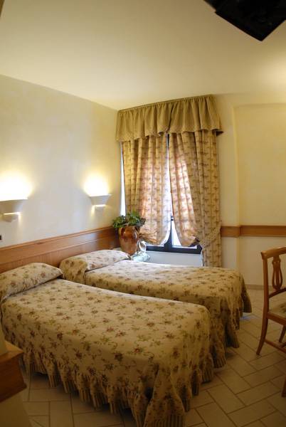 Hotel Pace Сан-Джованні-Ротондо Номер фото